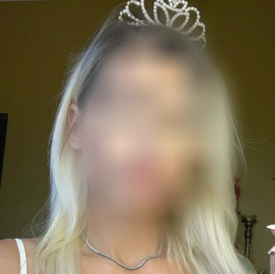 Annika, 35