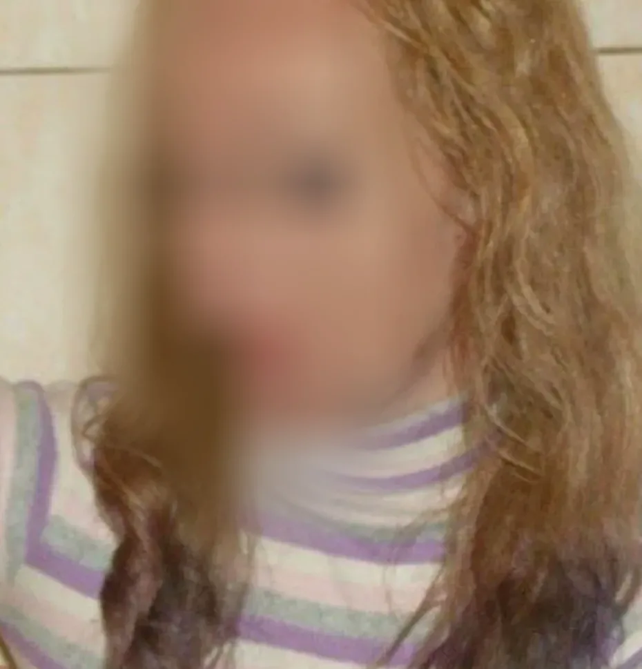 Elisabeth, 24