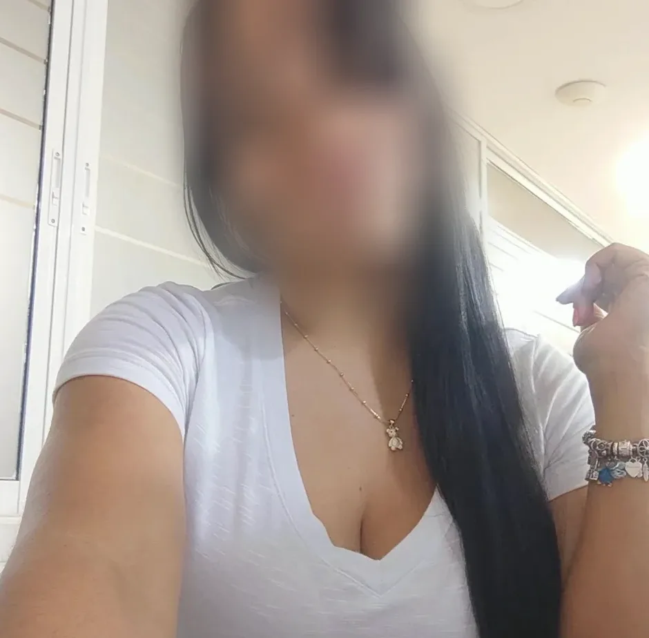 Helena, 35