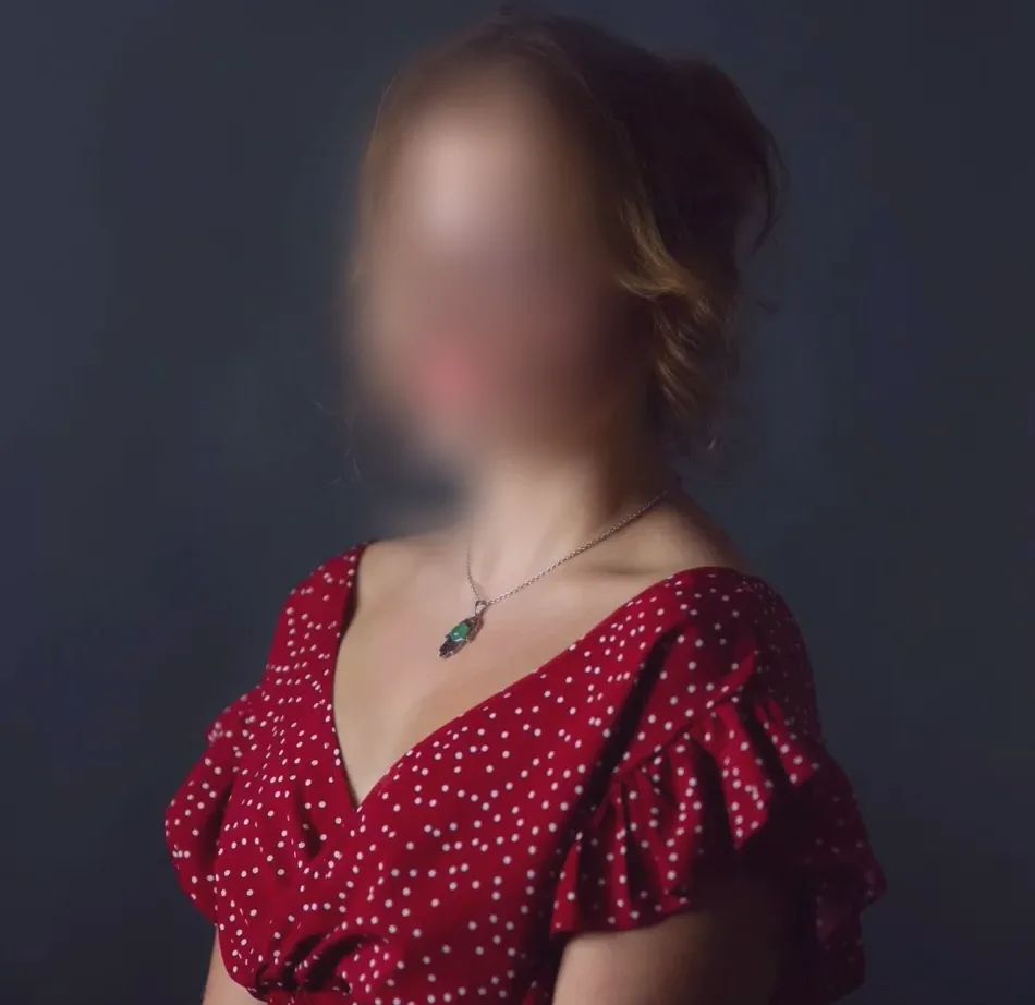 Leila, 25
