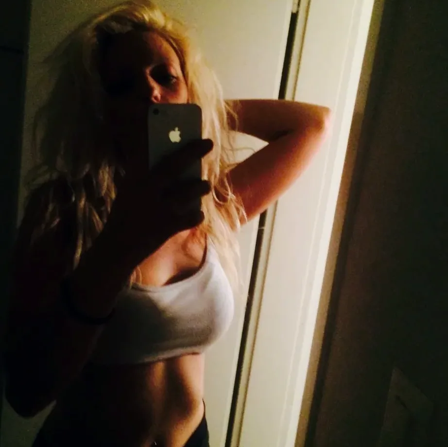 Monica, 33