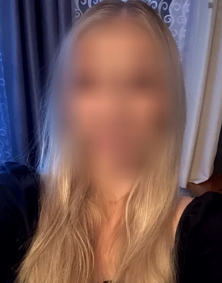 Monica, 26