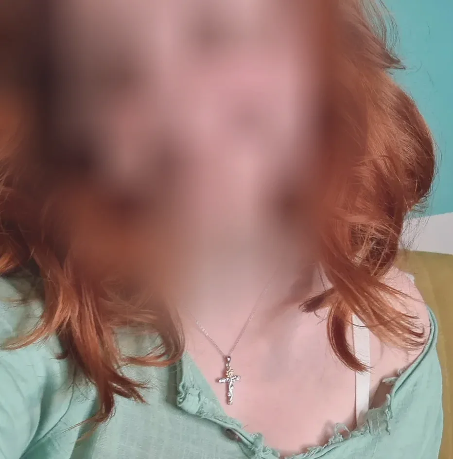 Nathalie, 23