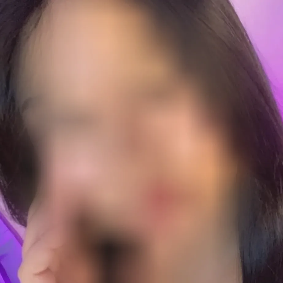 Rebecka, 26