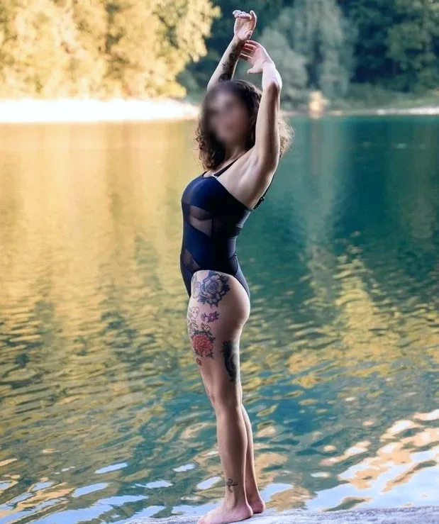 Yvonne, 37